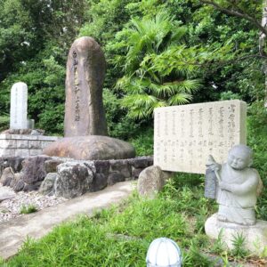 本福寺水御堂 石像