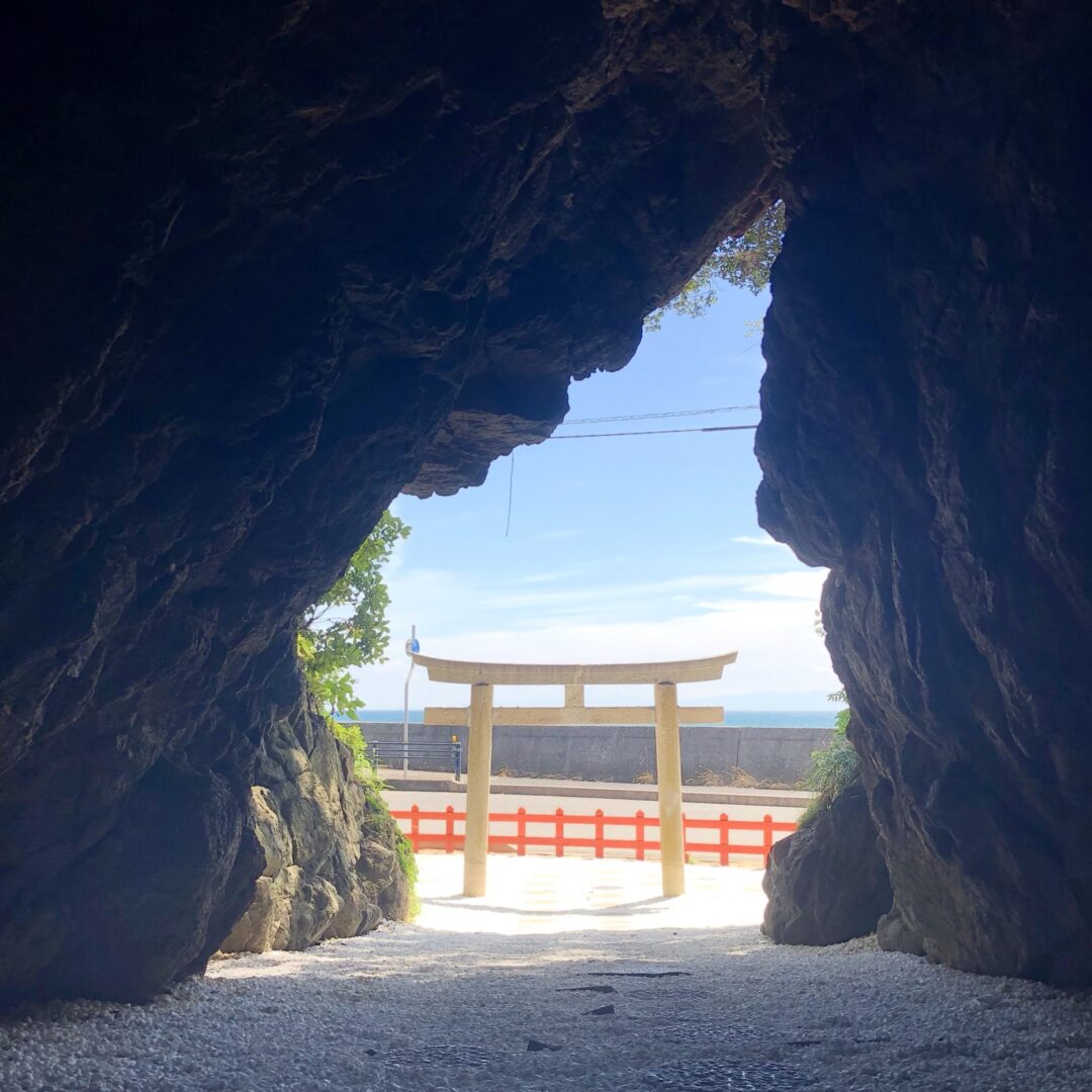 安乎岩戸信龍神社 | 淡路島のお寺・神社 - AWATRI【淡路島観光情報